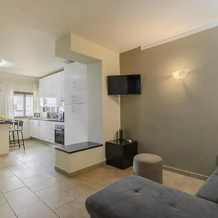 #018 T2 Elisabete By Holidays Apartamento Albufeira